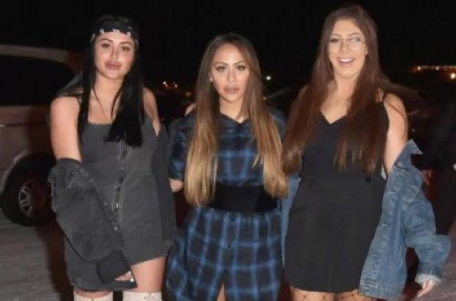 Qarlı havada küçəyə açıq-saçıq libasda çıxdılar - FOTOlAR