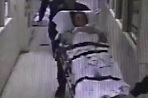 Xəstəxanaya getməyinə icazə verilməyən qadın həbsxanada doğdu - VİDEO 