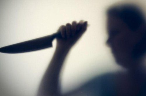 Bakıda qadın ərini bıçaqladı, sonra 