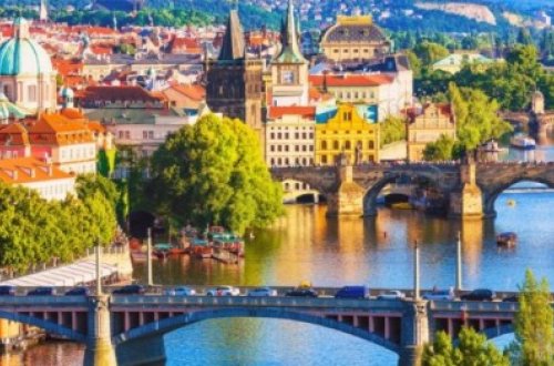 Bu ölkədə iş çoxdur, işləyən yoxdur