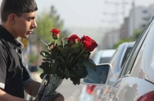 İşıqforda sürücülərə satılan güllərlə bağlı ŞOK XƏBƏR