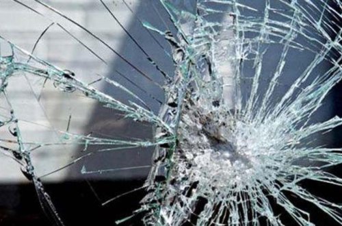 Bakıda İNANILMAZ QƏZA: maşın uşaq arabasının üzərinə çıxdı - VİDEO