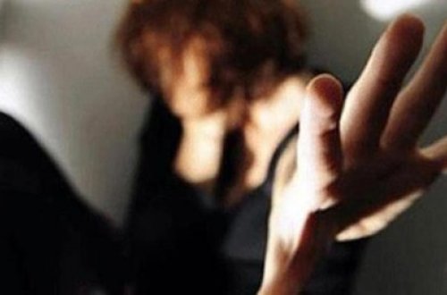 Onu taqətsiz vəziyyətə salıb və zorla paltarlarını soyundurub - Diabetli qıza TƏCAVÜZ