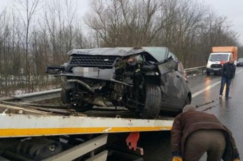 TƏCİLİ! Tanınmış müğənni qəzaya düşdü – FOTOLAR