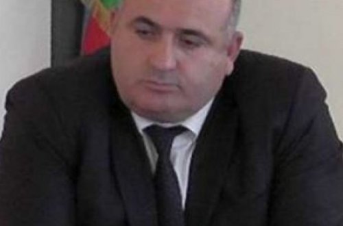 İcra başçısının yığıncağına sakinlər buraxılmadı: Aqil Nəzərliyə korrupsiya ittihamı - ÖZƏL