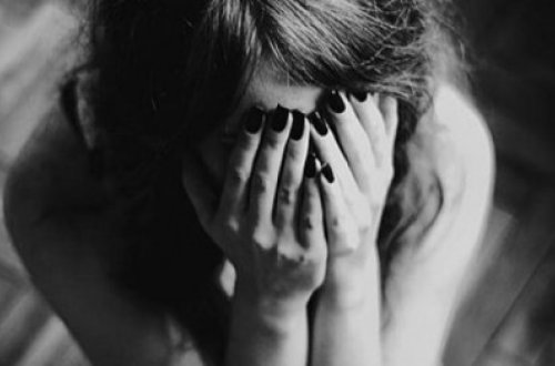 Onu divana yıxaraq əynindəki paltarları zorla soyundurub - Goranboy sakininin Moskva CİNAYƏTİ