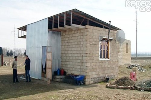 Samuxda içi pulla dolu seyf oğurlandı