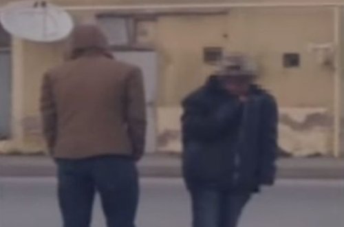 Paytaxtda “kley” iyləyən uşaqlar – VİDEO