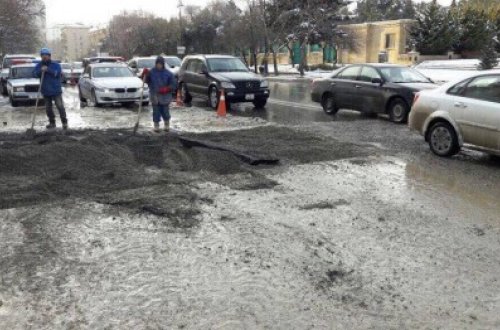 Sürücülərin nəzərinə: Bu yolda təmir gedir