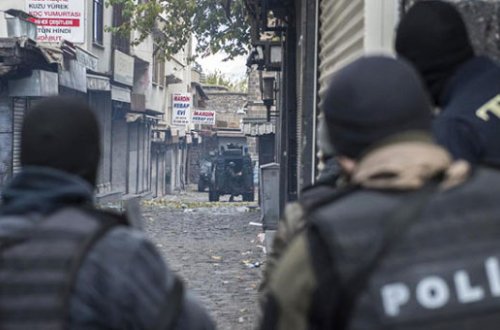 Türkiyədə atışma - 1 polis və 1 əsgər yaralandı