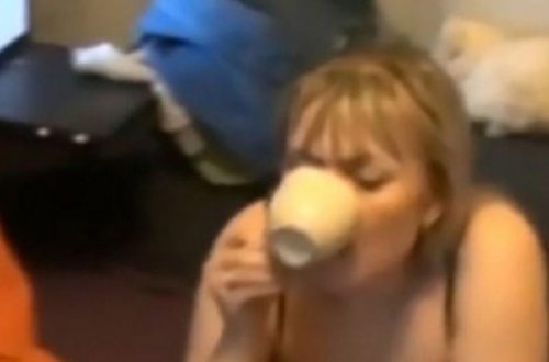 Yarıçılpaq arvadını 