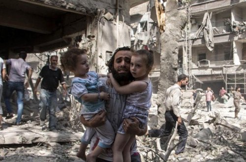 Dəfn mərasiminə hücum: 17 ölü, 54 yaralı