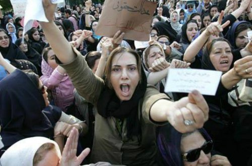 İranda xalq ayağa qalxdı — Ordu və yerli sakinlər arasında toqquşma