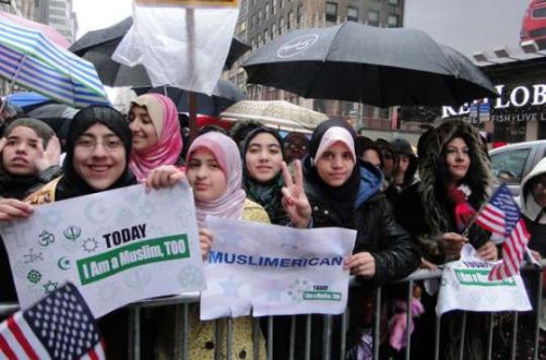Amerikada Trampa qarşı “Bu gündən mən də Müsəlmanam” şüarı altında etiraz – VİDEO