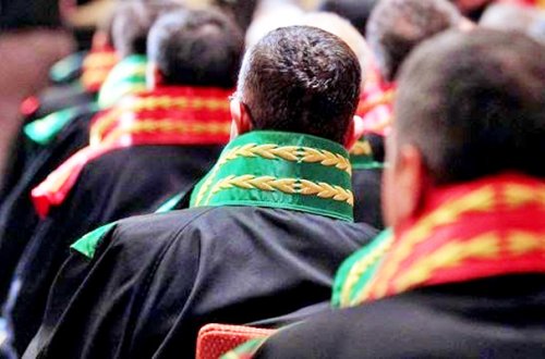 Türkiyədə 227 hakim və prokuror işdən çıxarıldı