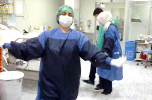 RƏZALƏT! Tibb bacısı reanimasiyada göbək atır - VİDEO