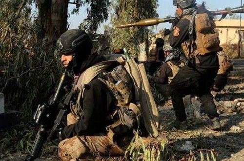 İraq hərbçiləri Mosulun əsas aeroportuna hücum ediblər