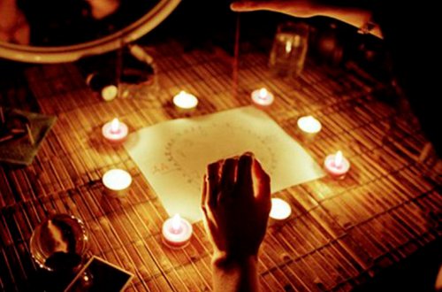 Üzünü göstərmir, kimliyini də demir, amma 300 manata onlayn fala baxır — VİDEO