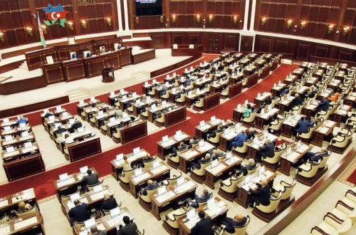 Milli Məclisin iclası vaxtı işıqlar sönüb