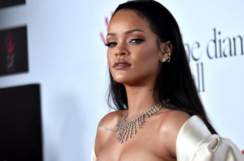 Məşhur müğənni ilin xeyriyyəçi adamı seçildi