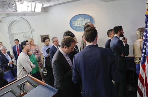 Ağ Ev-dən jurnalistlərə ŞOK QADAĞA