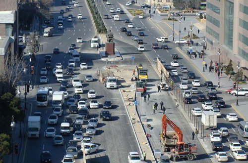 Bu küçədə avtomobillərin hərəkəti dəyişdirildi - FOTOLAR
