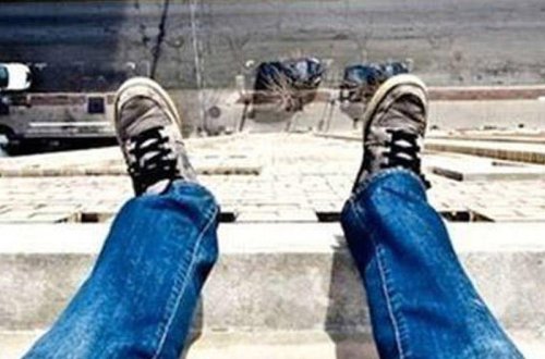 Dostu 21 yaşlı oğlanı özünü öldürmək həddinə çatdırdı - BAKIDA