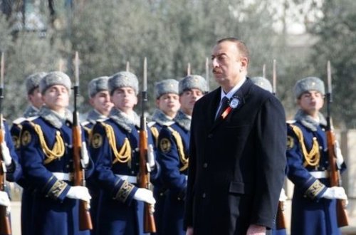 Prezident “Xocalı” abidəsini ziyarət edib