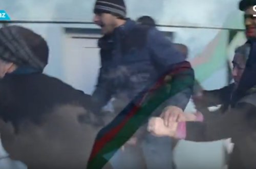 ÜRƏYİ ZƏİF OLANLAR BAXMASIN! Ana şəhid balasını belə qarşıladı- Video