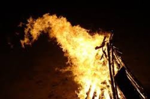 Bizə sırınan, yoxsa bizim sırıdığımız ADƏT? - Alimlərin ÇƏRŞƏNBƏ DAVASI