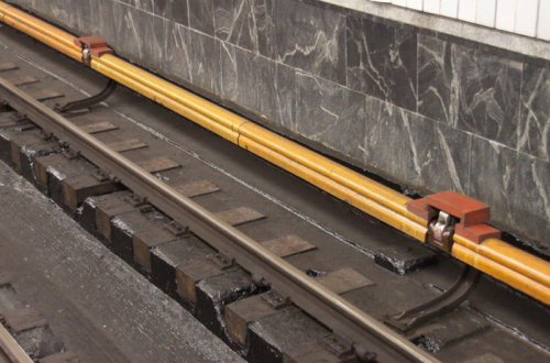 Metro stansiyalarında hiss edilən qoxunun mənşəyi nədir? - FOTOLAR