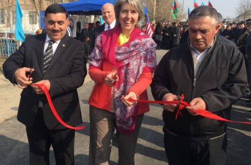 ABŞ səfirinin xanımı: 