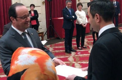 Abel Məhərrəmovun oğlu etimadnaməsini Ollanda təqdim etdi