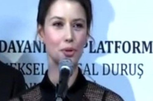 Vətənə xəyanətdə ittiham edilən tanınmış aktrisaya “Şərəf” mükafatı VERİLDİ - VİDEO