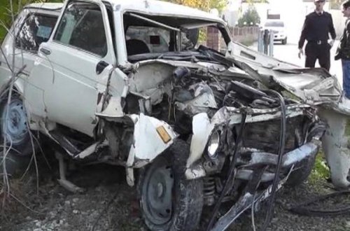Azərbaycanda 15 yaşlı uşaq maşın sürdü, nənəsi ilə birgə öldü