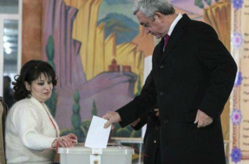 Erməniləri qorxudur, Rusiyanı aldadır, Avropanı dolayır...