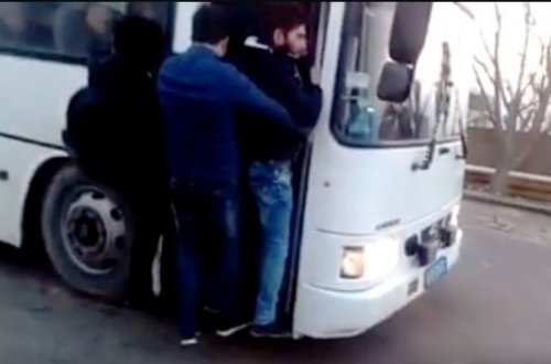 Bakıda avtobus sərnişinləri belə ölümə aparır - VİDEO
