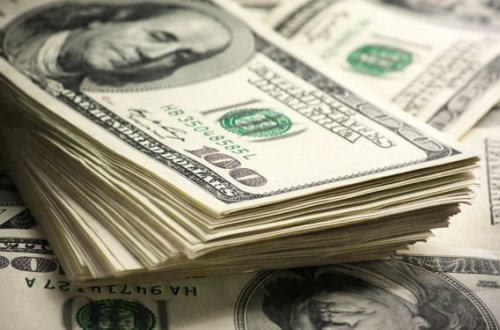 Dolların sabaha olan rəsmi məzənnəsi eşidənləri təəccübləndirdi