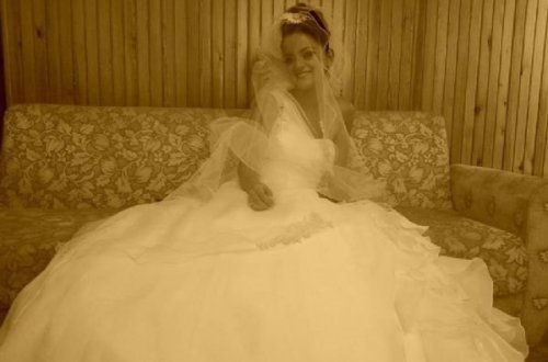 Azərbaycanda DƏHŞƏT: 17 yaşlı gəlin əri ilə dalaşdı, canına qıydı