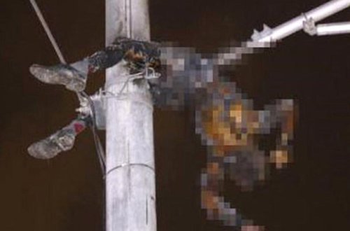 DƏHŞƏT! Dirəyin üstündə külə dönən cəsədi tapıldı - VİDEO