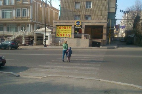 Piyadalar təhlükədə: keçid var, ya yox? - Video