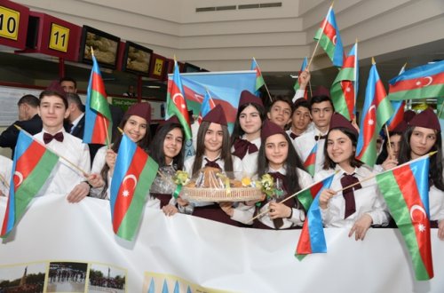 “Ölkəmizi tanıyaq” devizi Nəsimi rayonu yeniyetmələri Naxçıvana yola düşdülər