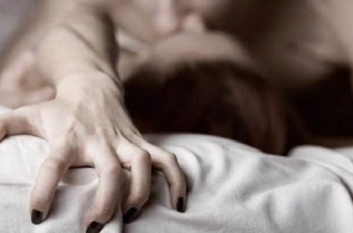 Bakıda OLAY: Ustalar ev sahibəsini döyə-döyə zorladı