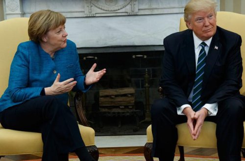 Merkel ABŞ-da pərt oldu - Tramp onun əlini geri çevirdi + Video