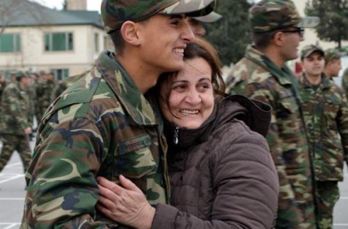 Zakir Həsənov tapşırıq verdi - əsgər anaları sevindi