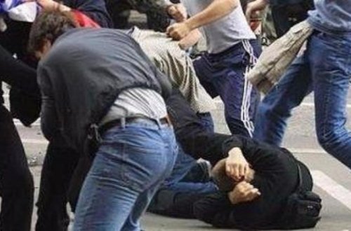 Bakıda silahlı dəstə dünya çempionuna hücum etdi: 4 yaralı