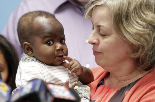 4 ayaqlı, iki onurğalı uşaq doğulub - FOTOLAR