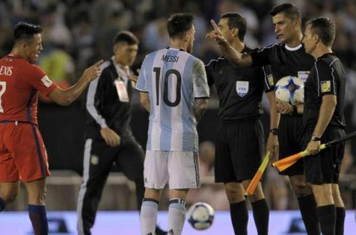 Messi hakimə ana söyüşü edib? – FİFA araşdırmaya başladı