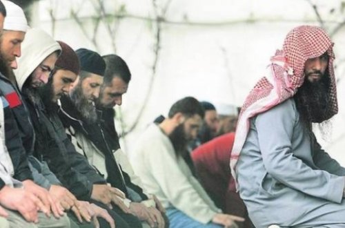 Bakıda vəhabilərlə bağlı elanlar yayıldı: “Ölən şəxsin qadınına təcavüz...”- FOTO