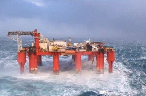 Xəzərdə FIRTINA HƏYƏCANI: Neftçilər...